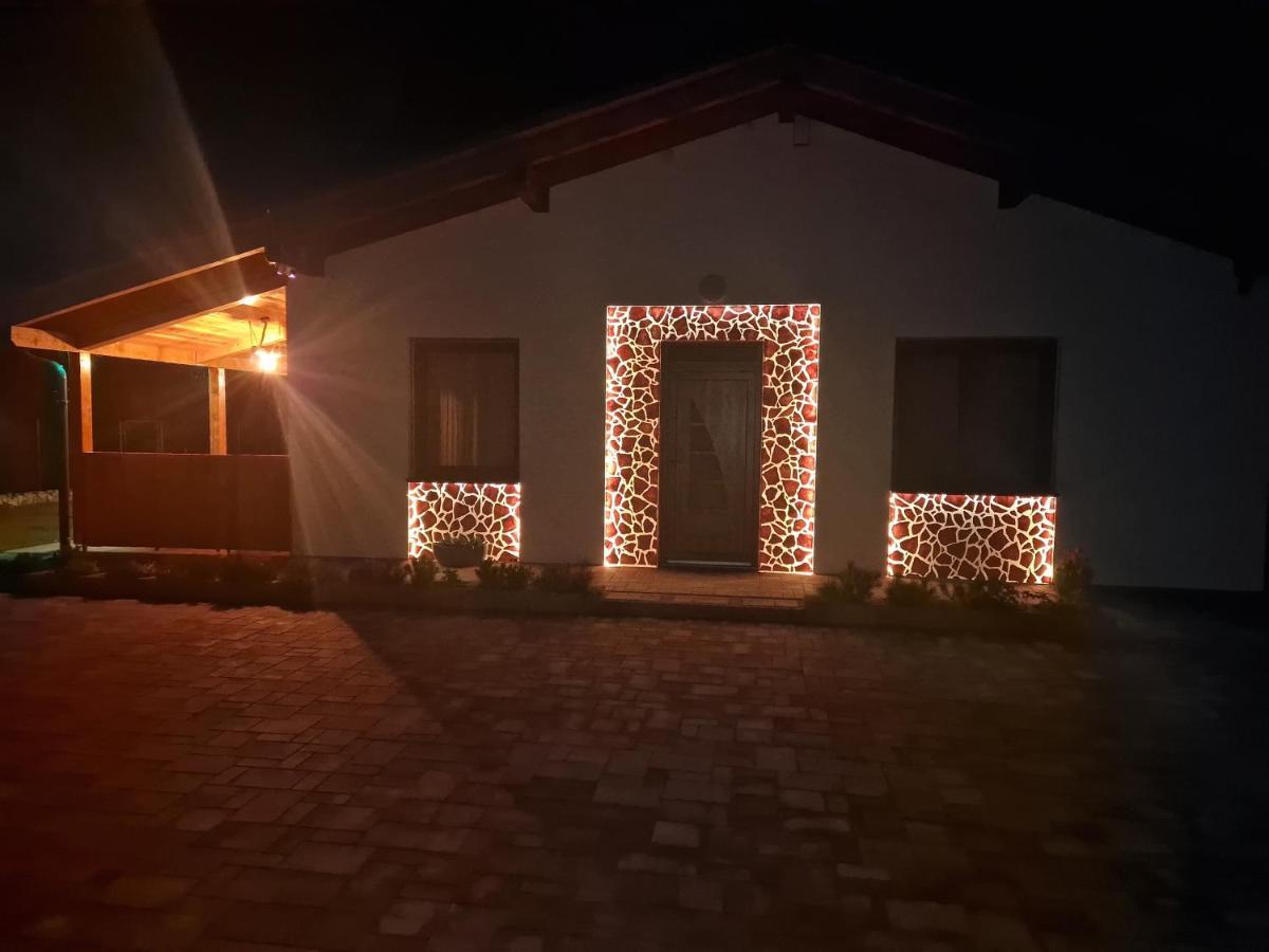 Villa Garden Besenova Exterior photo